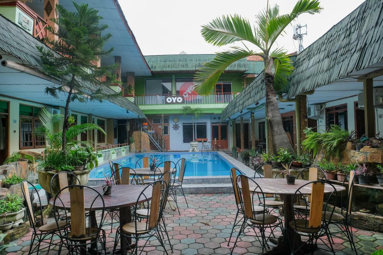 OYO 585 Hotel Perwita Sari Yogyakarta Bagian luar foto
